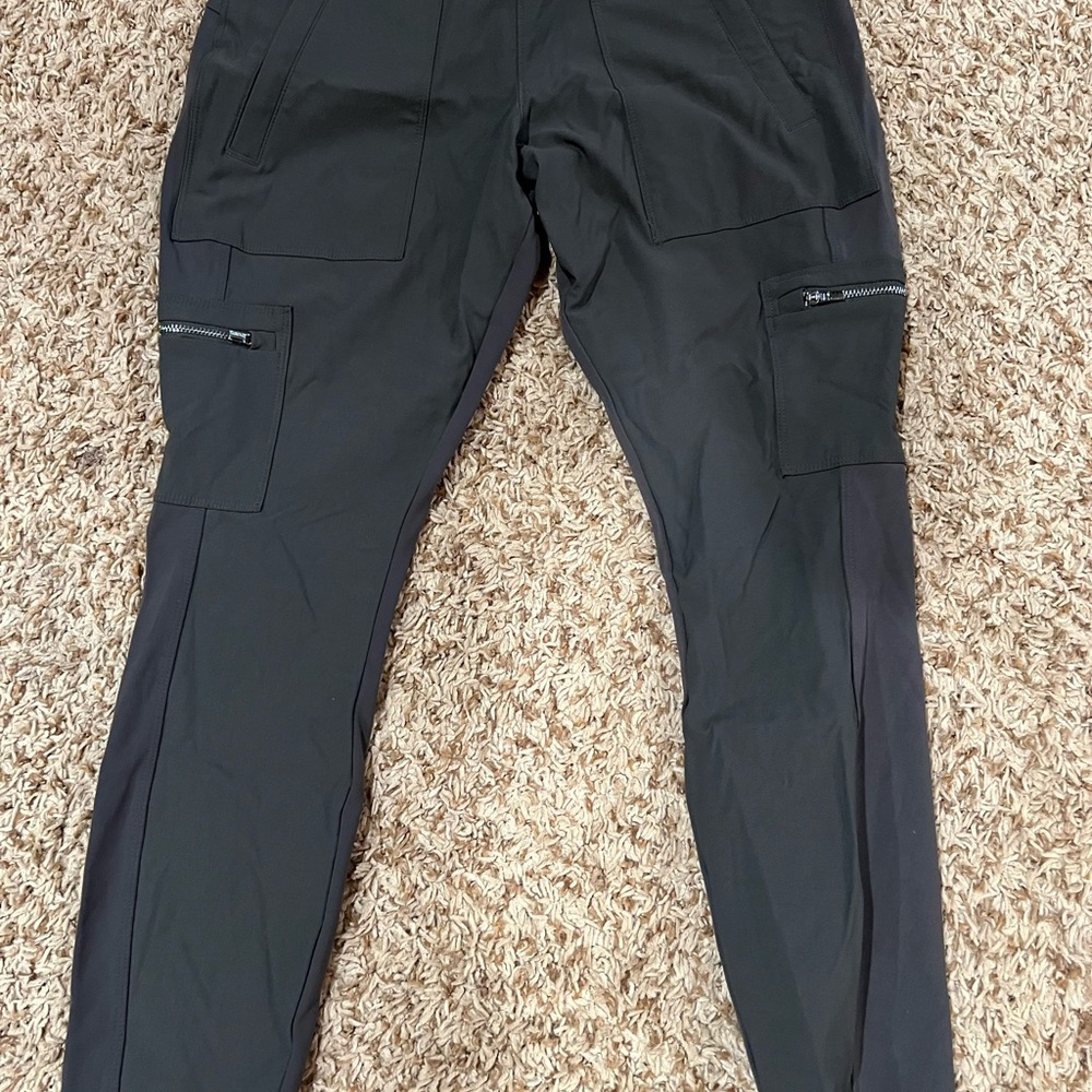 Athleta highland cargo
